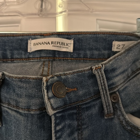✨Banana Republic Straight Crop Jeans Sz 27 • Medium Wash • Everyday Stretch ✨ - Picture 2 of 3